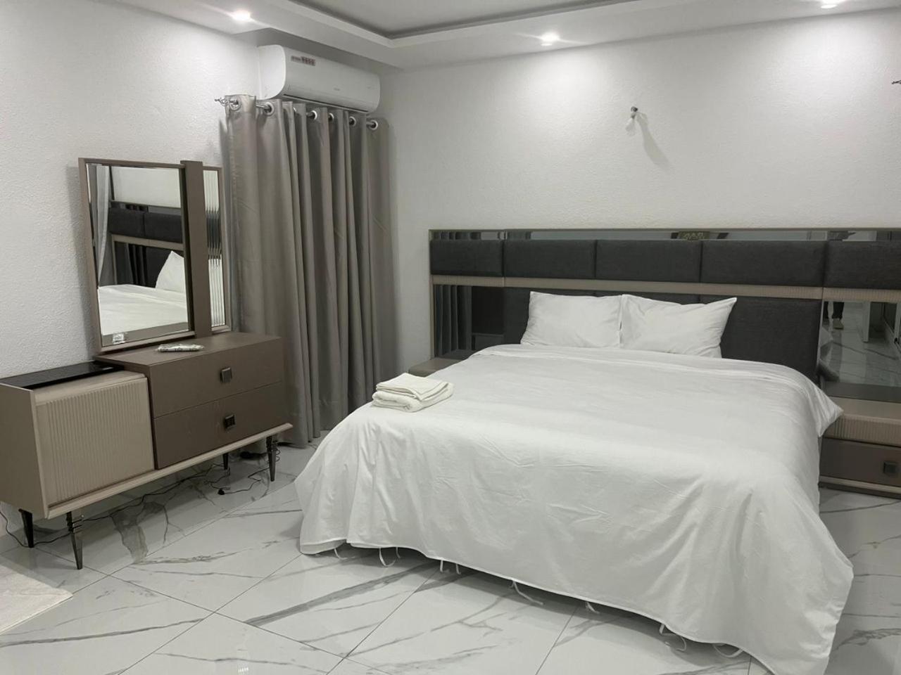 Residence Roume Abidjan Plateau Экстерьер фото